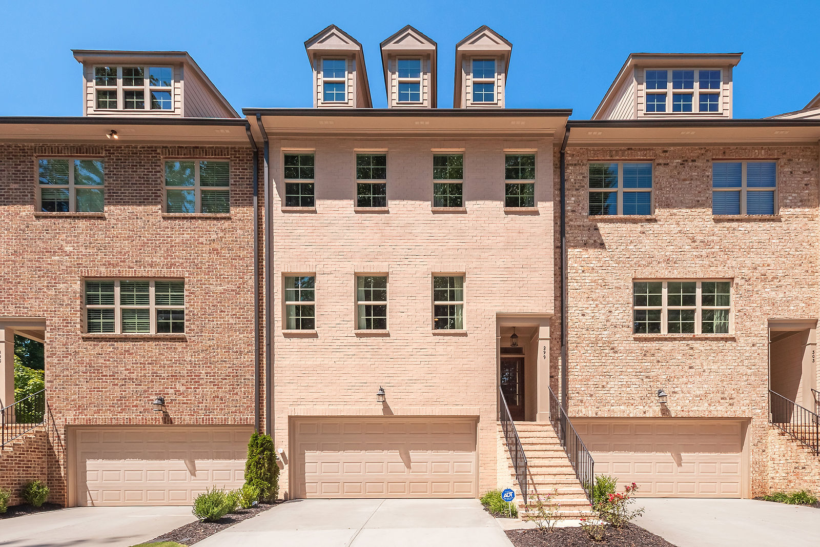 299 Benson Manor Circle SE, Smyrna GA by Curb Appeal Photography