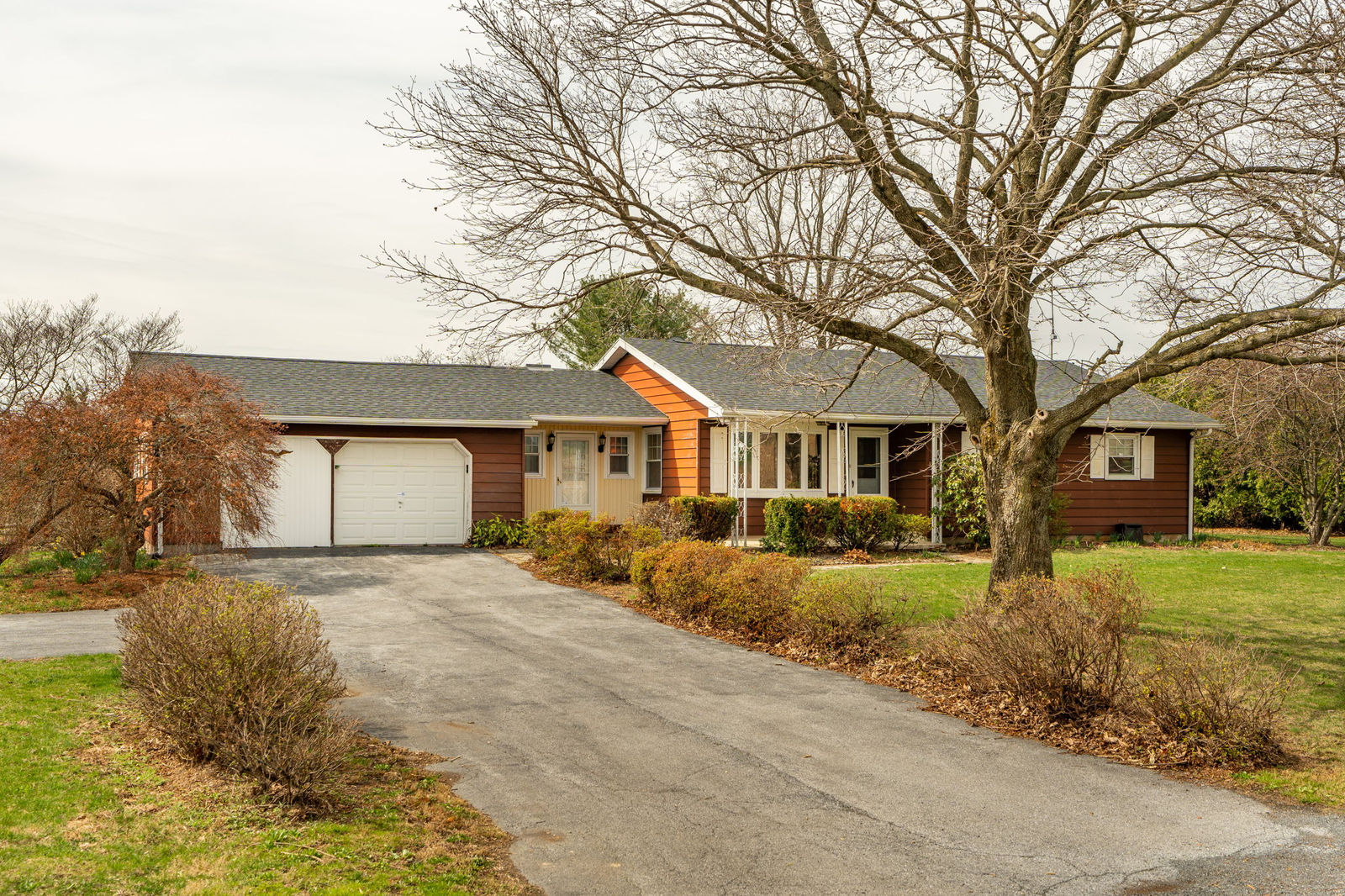 222 Pearl Road, Bernville by Kline, Kreider & Good Auctioneers