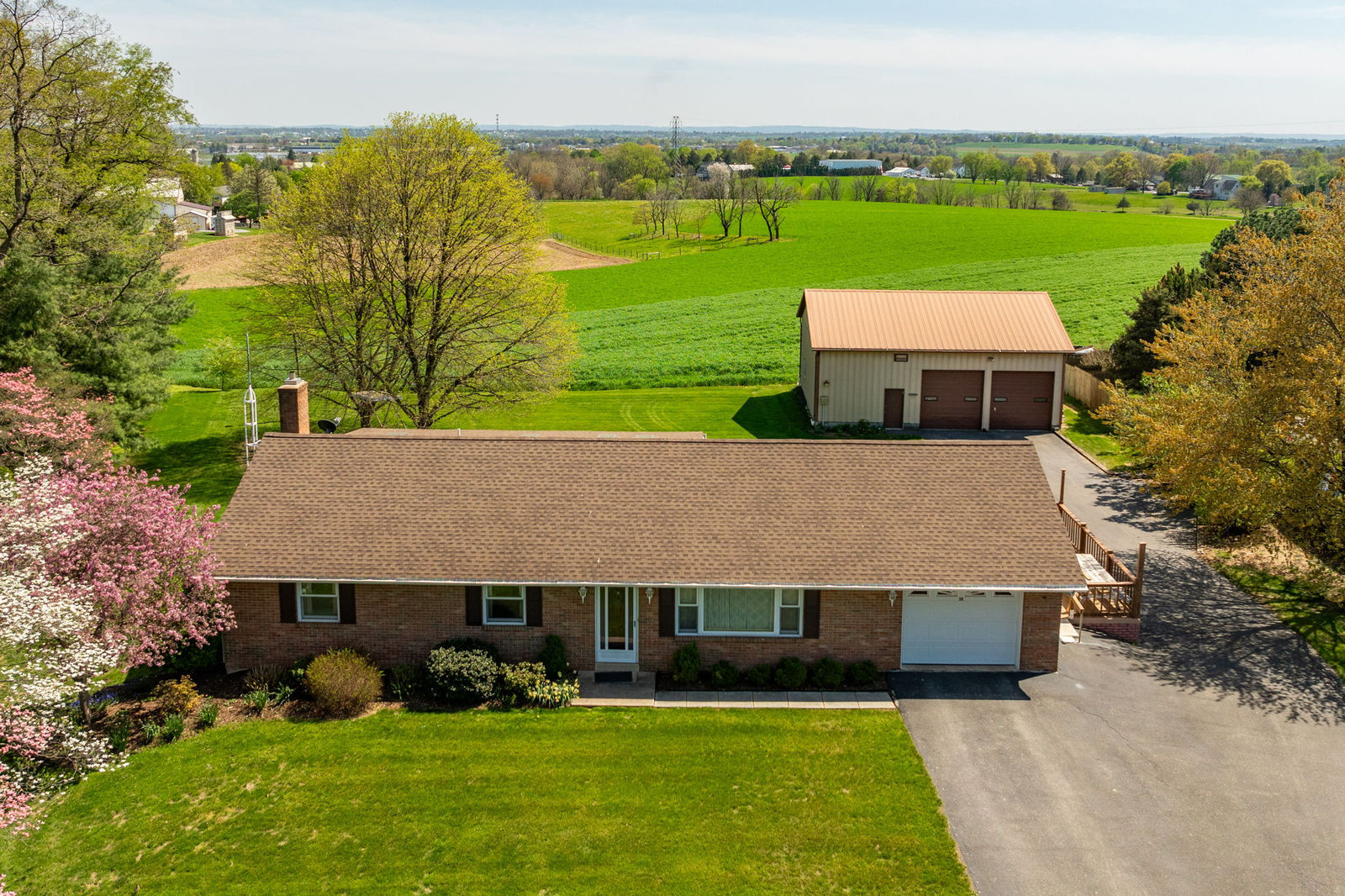 38 Skyview Lane, Lititz by Kline, Kreider & Good Auctioneers