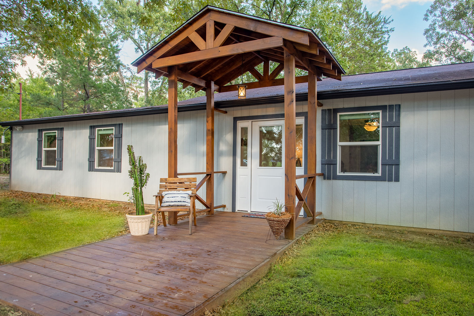 Euterra Woods short term rental in Mineola Texas by Martha Escudero