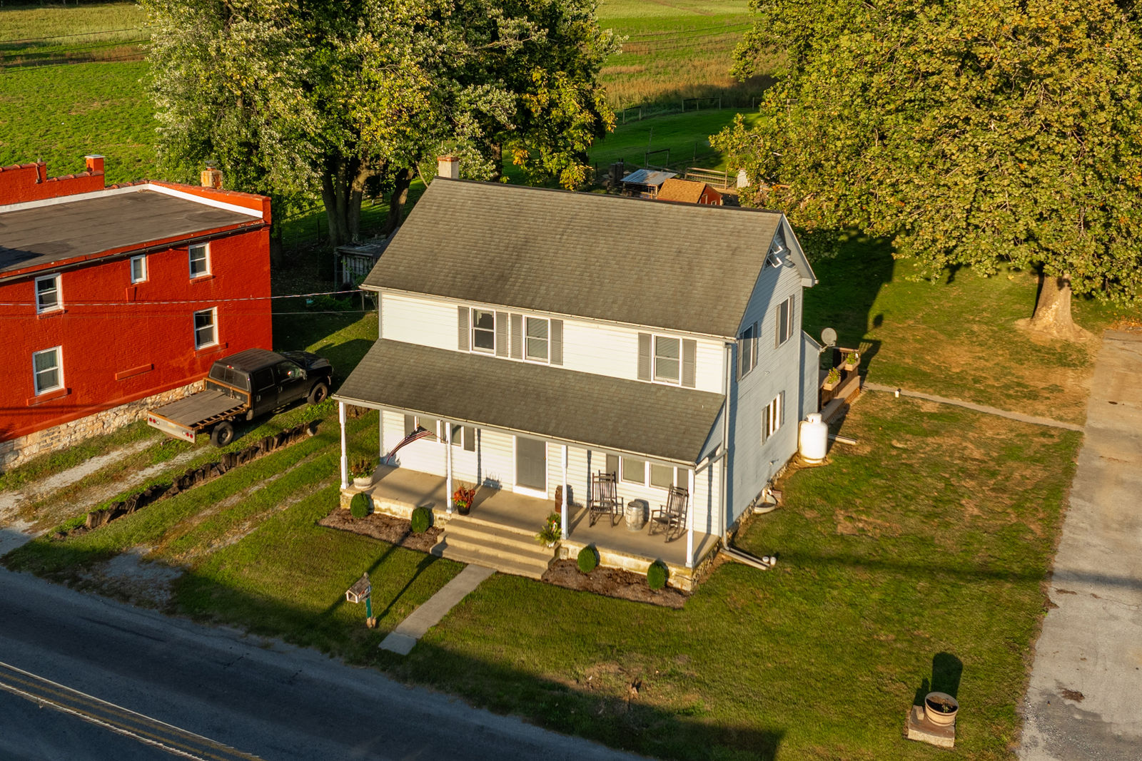 7 N. Vintage Road, Paradise by Kline, Kreider & Good Auctioneers