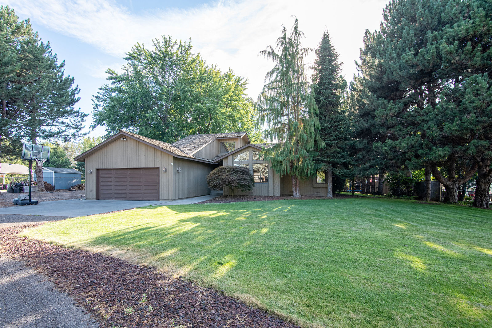 Coats Properties E. Alhambra, Kennewick by Foto Ruby