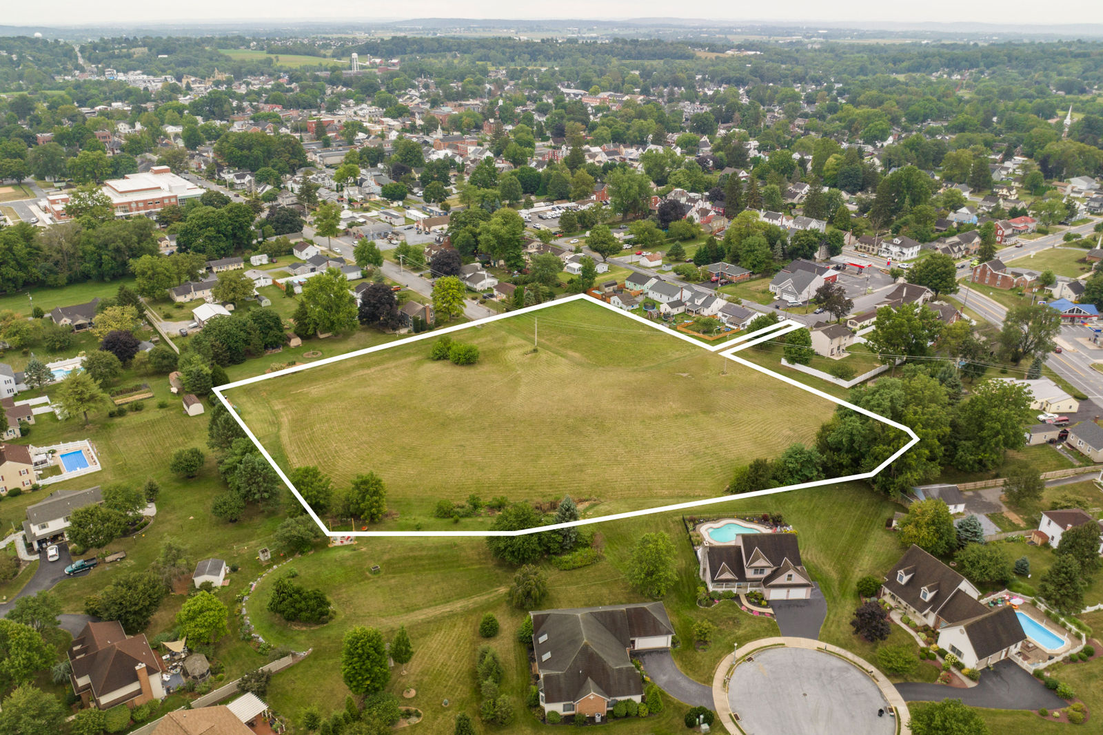 200 N. Hazel Street, Manheim by Kline, Kreider & Good Auctioneers