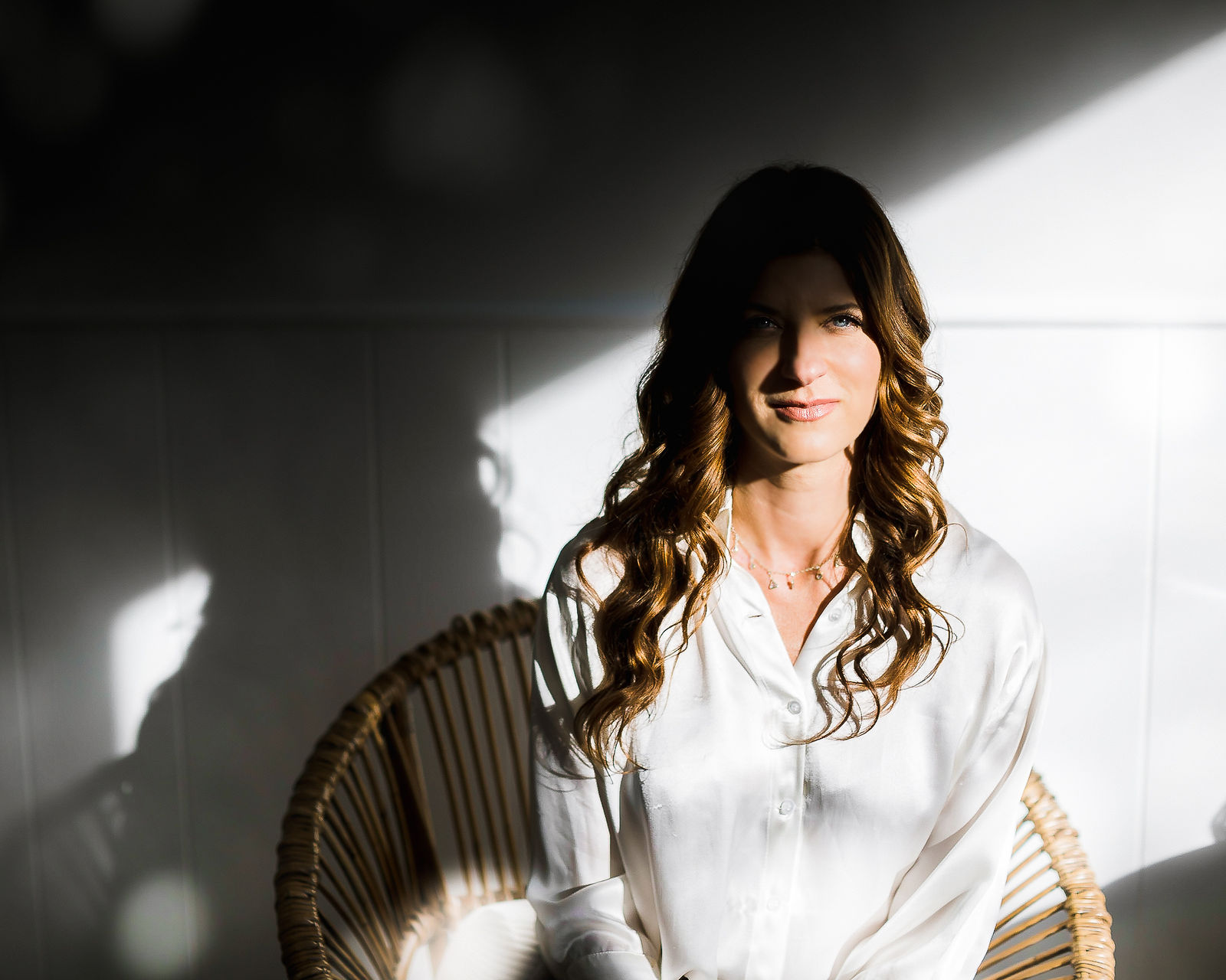 Brand portrait, dramatic light