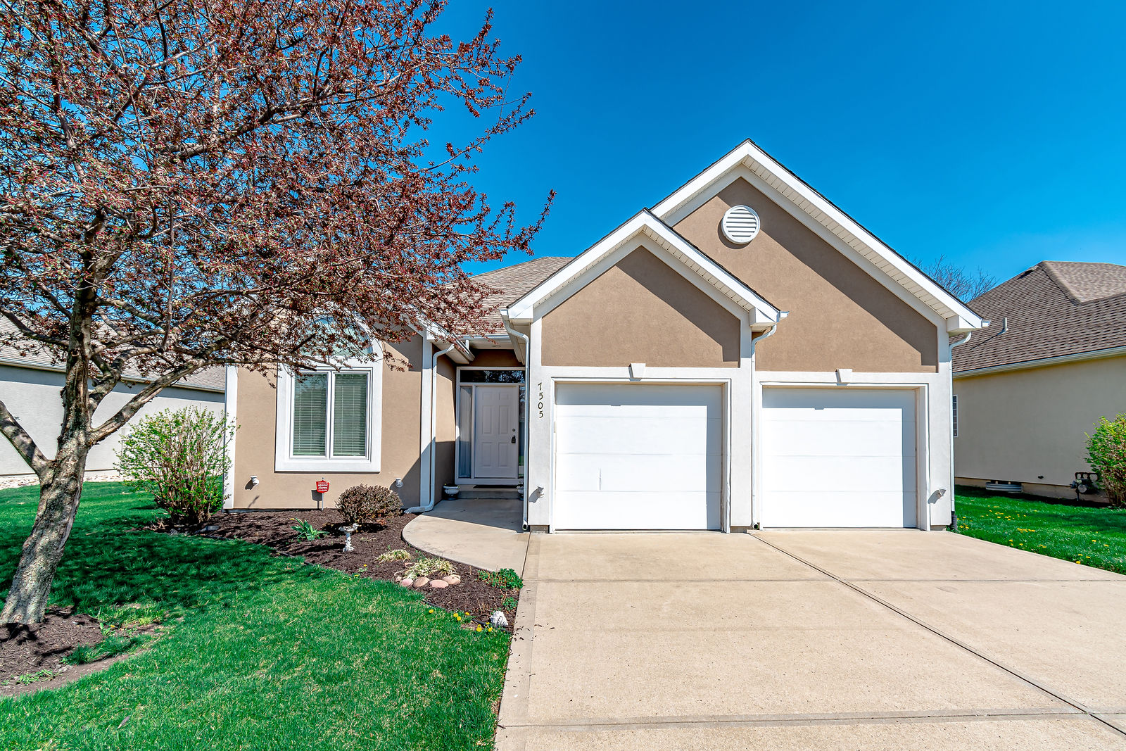 7505 N Eastern Ave by KC Home Photography