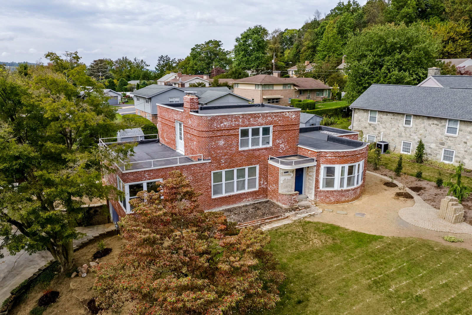 429 Devon Terrace, Reading by Kline, Kreider & Good Auctioneers