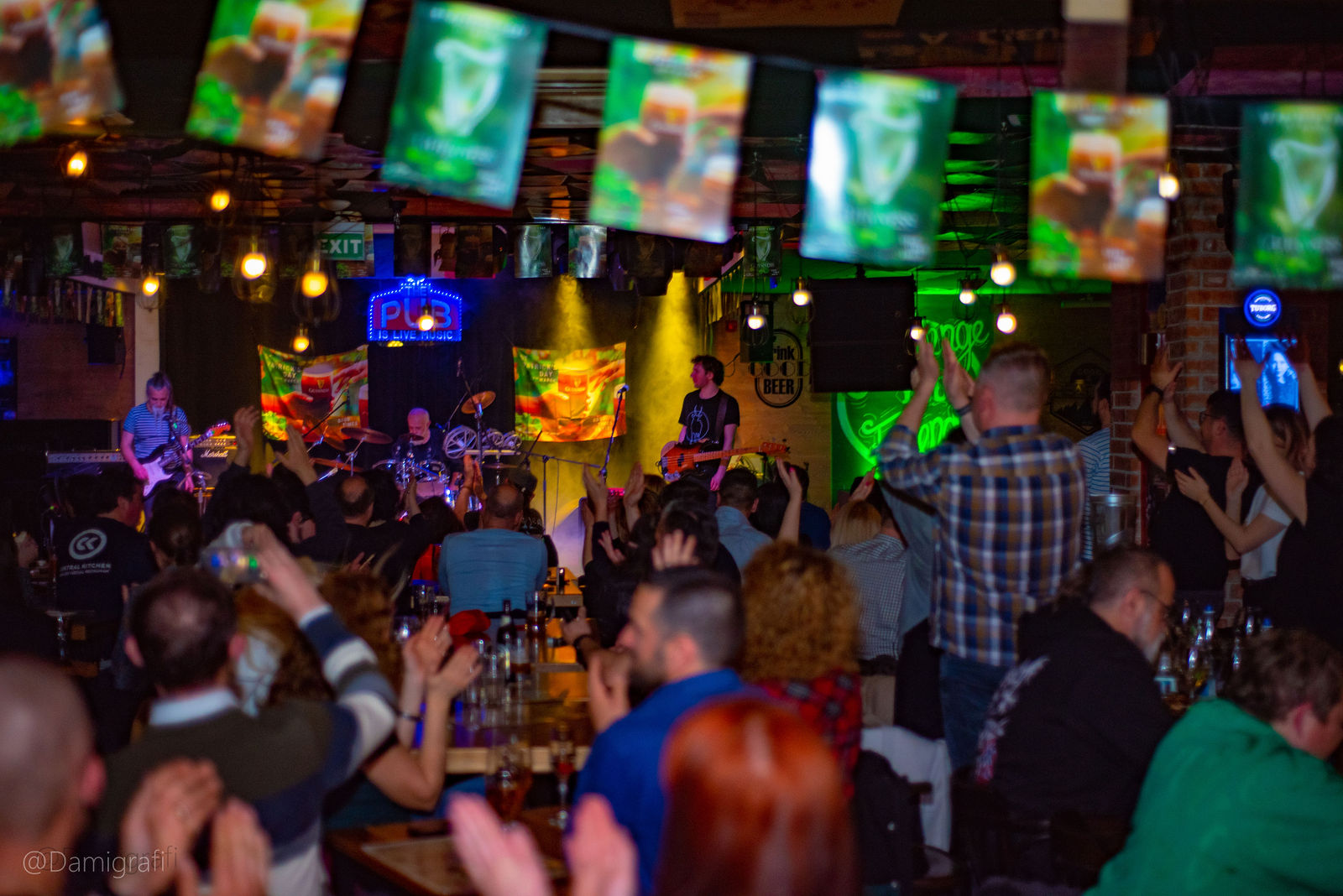 Timpuri Noi trupa - concert rock alternativ romania