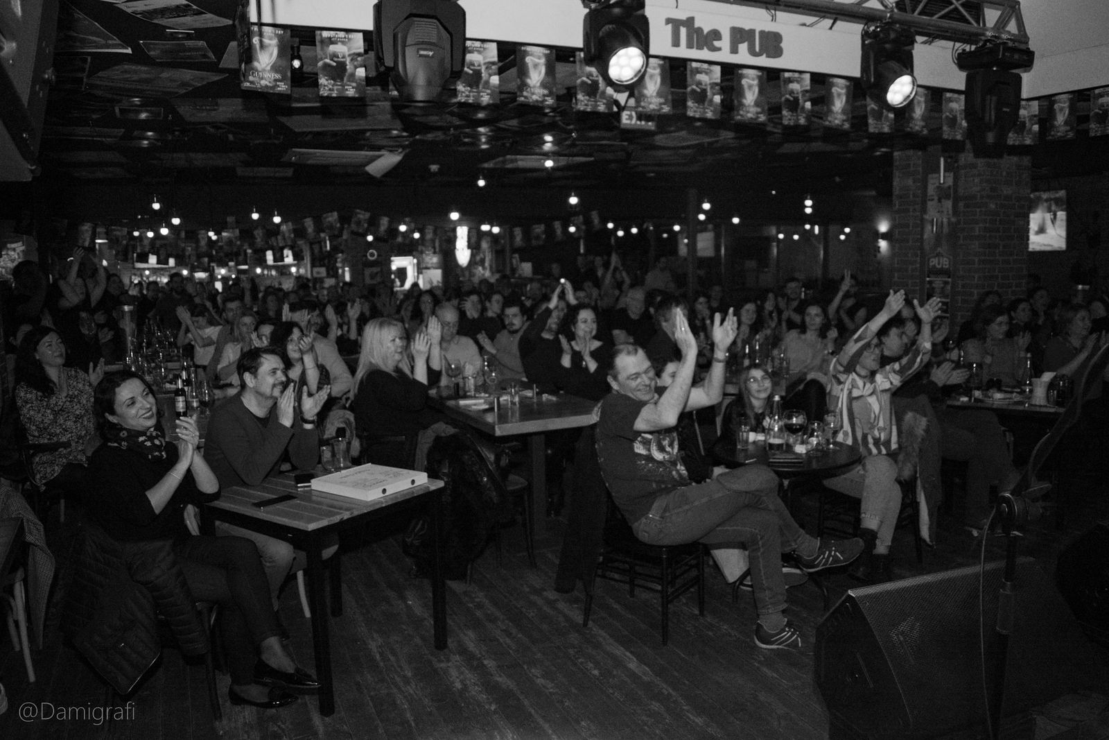 Timpuri Noi muzica live - trupa legendara rock romanesc