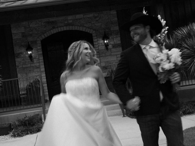 Camryn + Josh — UnityREEL photography at The Chandelier of Gruene