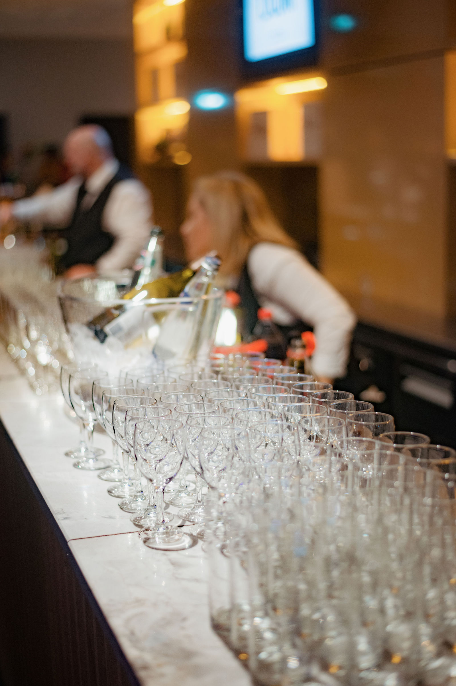 Service traiteur OL Lyon - Verres alignés Olympique Lyonnais événement corporate