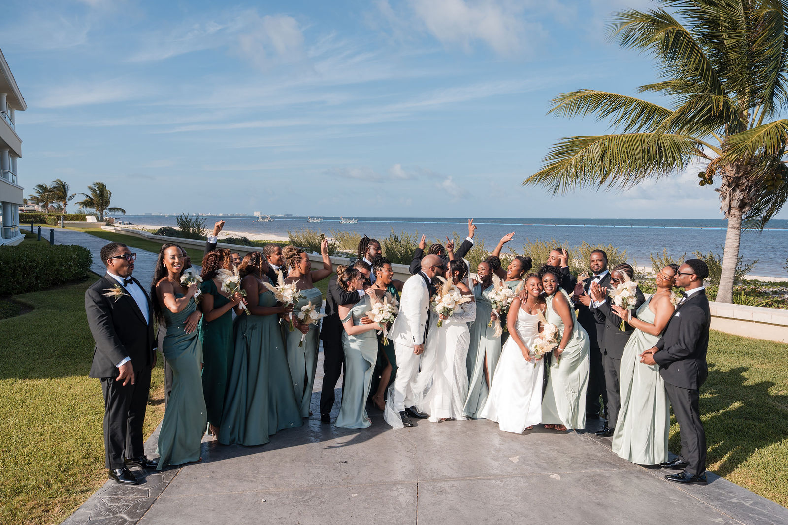 Wedding at Moon Palace Cancun photographed by Arch Wedding Studio