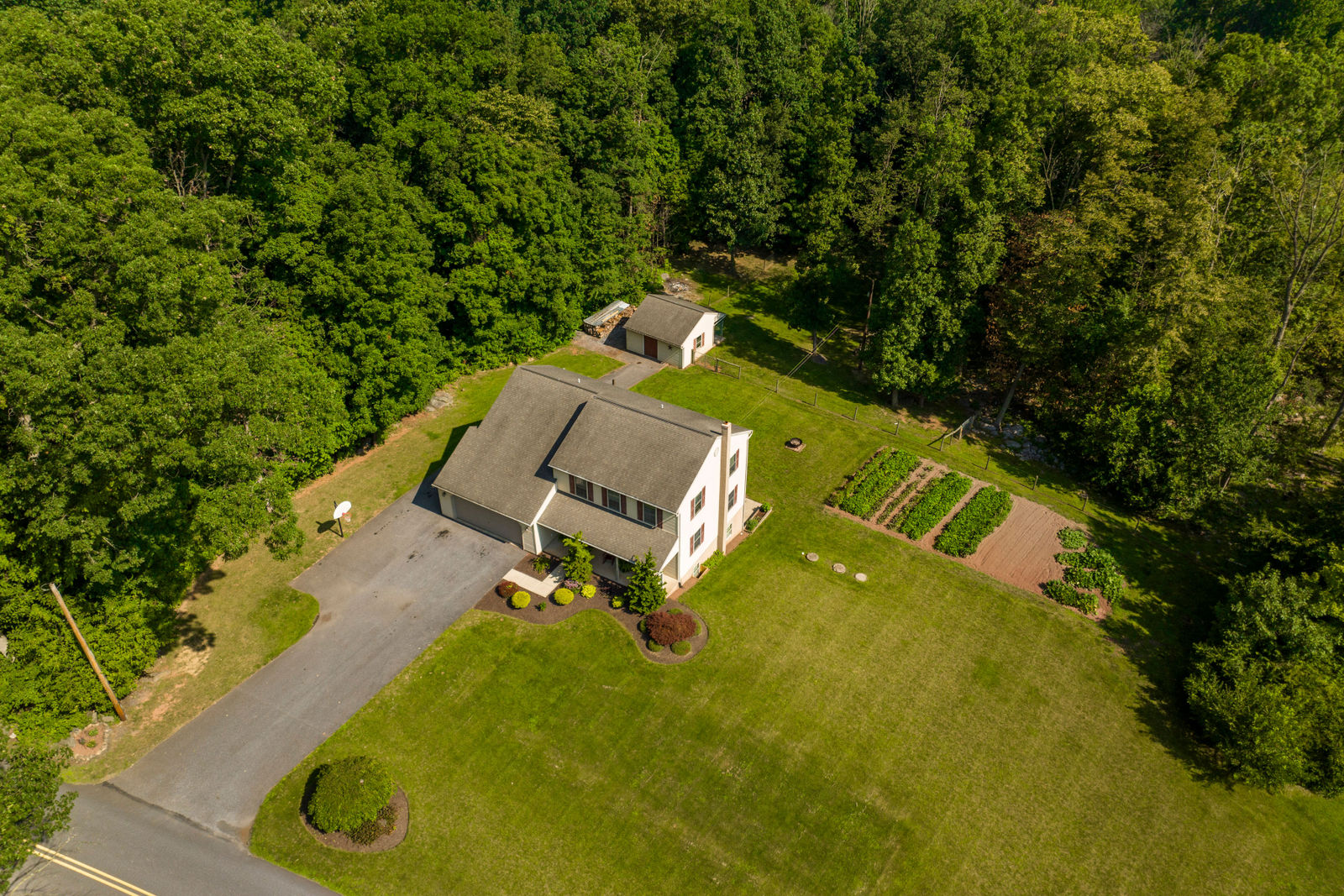 642 Lauschtown Road, Denver by Kline, Kreider & Good Auctioneers