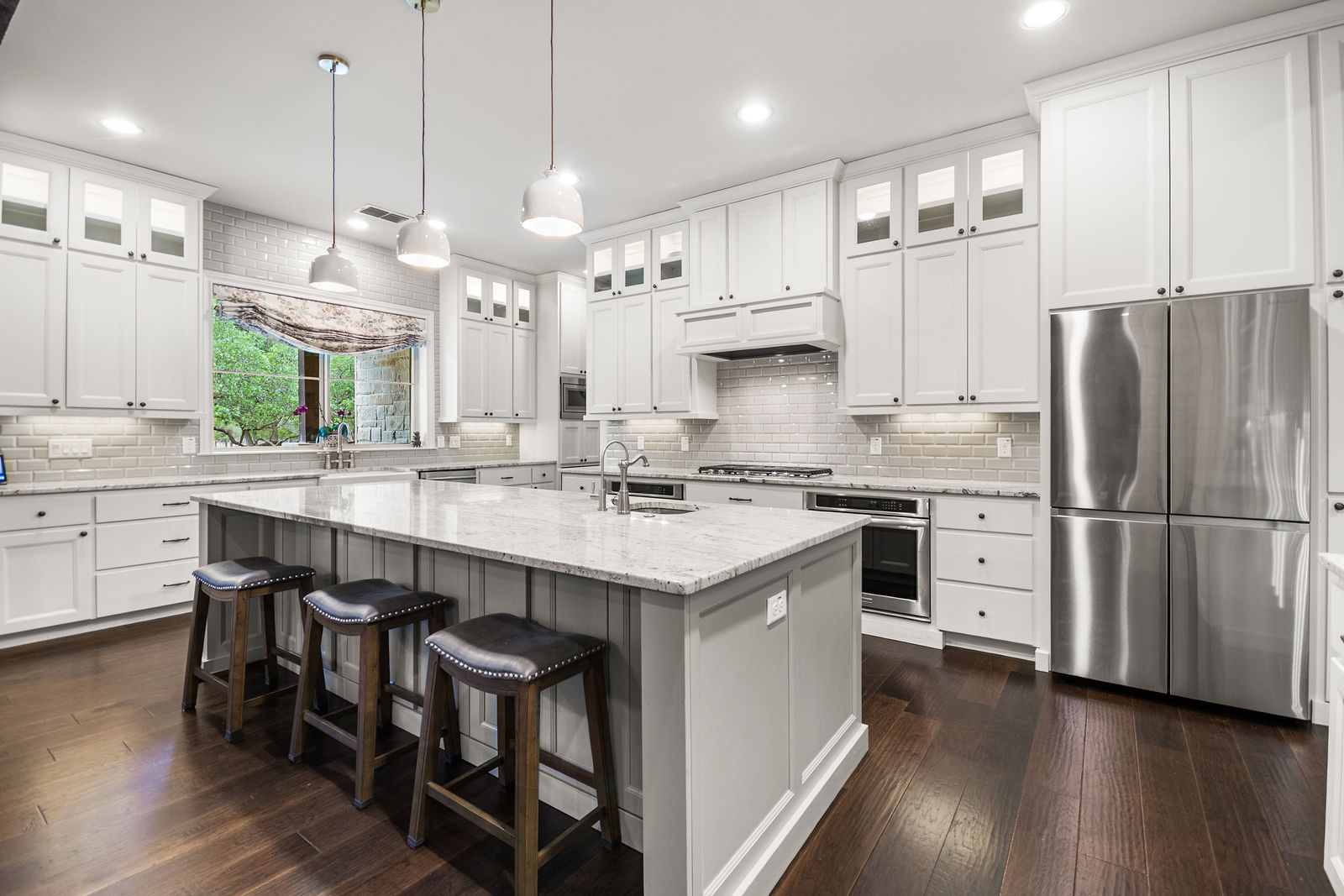 55 Brook Ridge farmhouse kitchen in Fair Oaks Ranch Texas