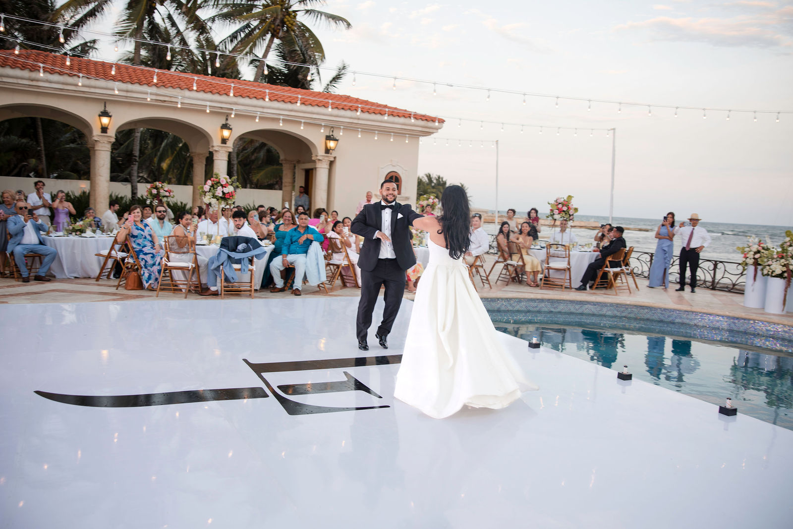 Wedding at Villa La Joya photographed by Arch Wedding Studio