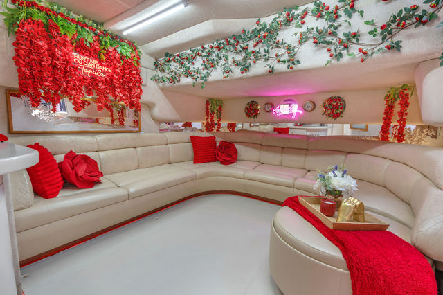 55FT Sea Ray Yacht – “Stocks N’ Blondes” — photo