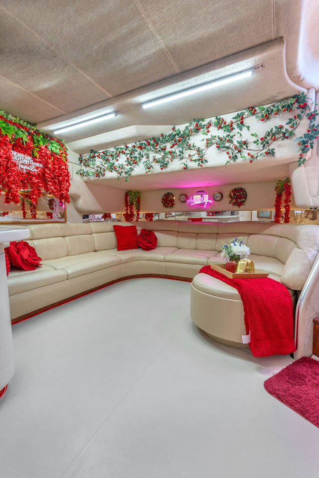 55FT Sea Ray Yacht – “Stocks N’ Blondes” — photo