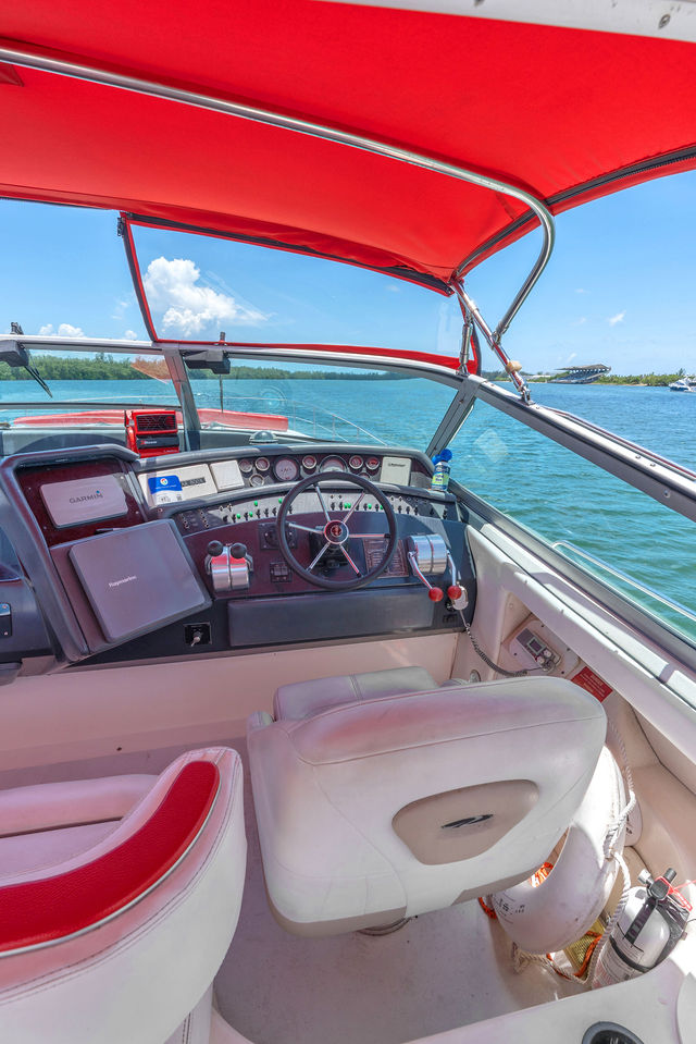 55FT Sea Ray Yacht – “Stocks N’ Blondes” — photo