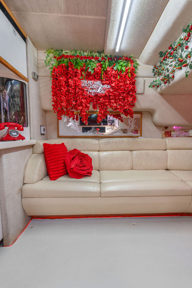 55FT Sea Ray Yacht – “Stocks N’ Blondes” — photo