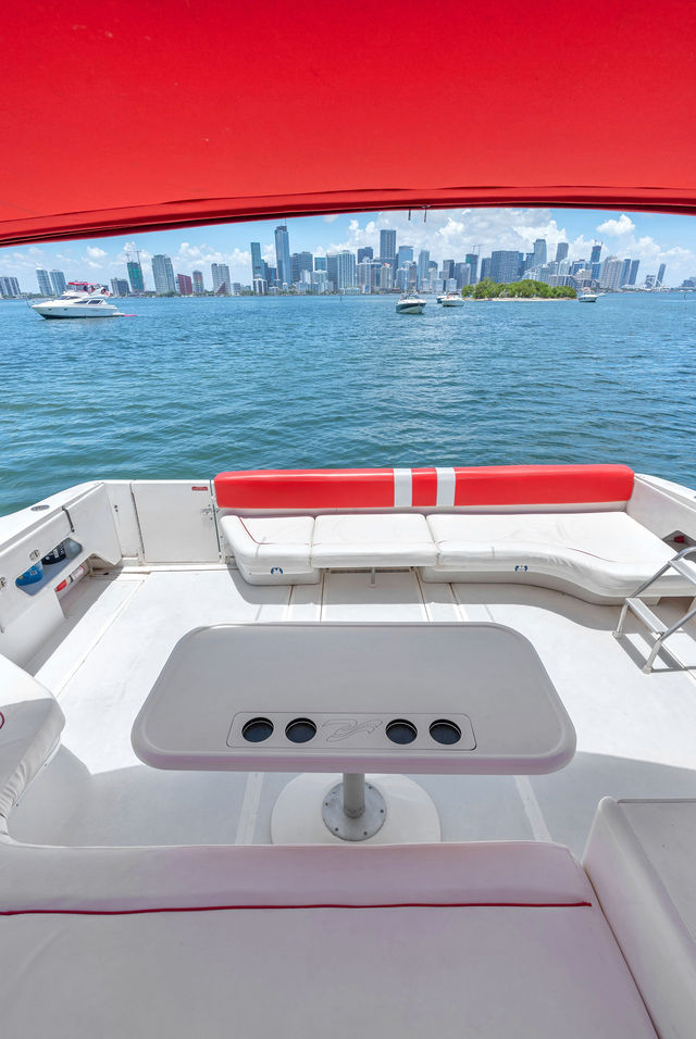 55FT Sea Ray Yacht – “Stocks N’ Blondes” — photo