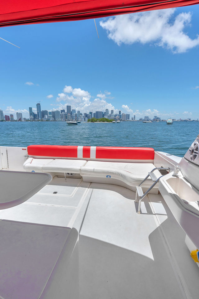 55FT Sea Ray Yacht – “Stocks N’ Blondes” — photo