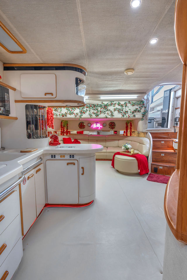 55FT Sea Ray Yacht – “Stocks N’ Blondes” — photo