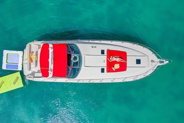 55FT Sea Ray Yacht – “Stocks N’ Blondes” — photo