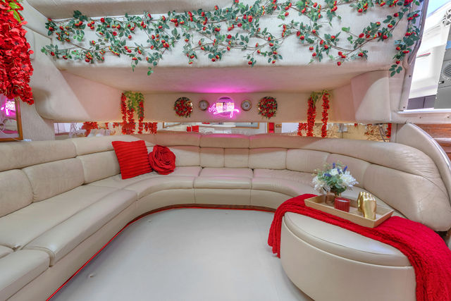 55FT Sea Ray Yacht – “Stocks N’ Blondes” — photo