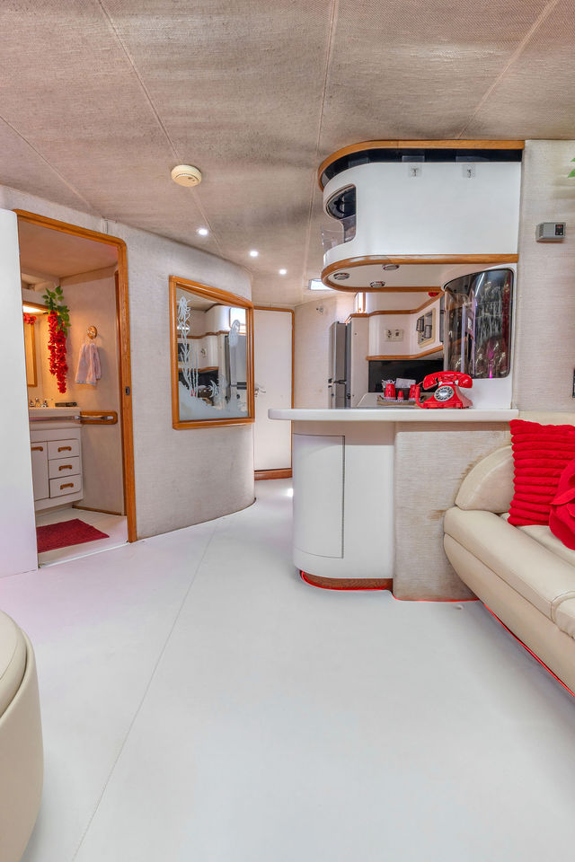 55FT Sea Ray Yacht – “Stocks N’ Blondes” — photo