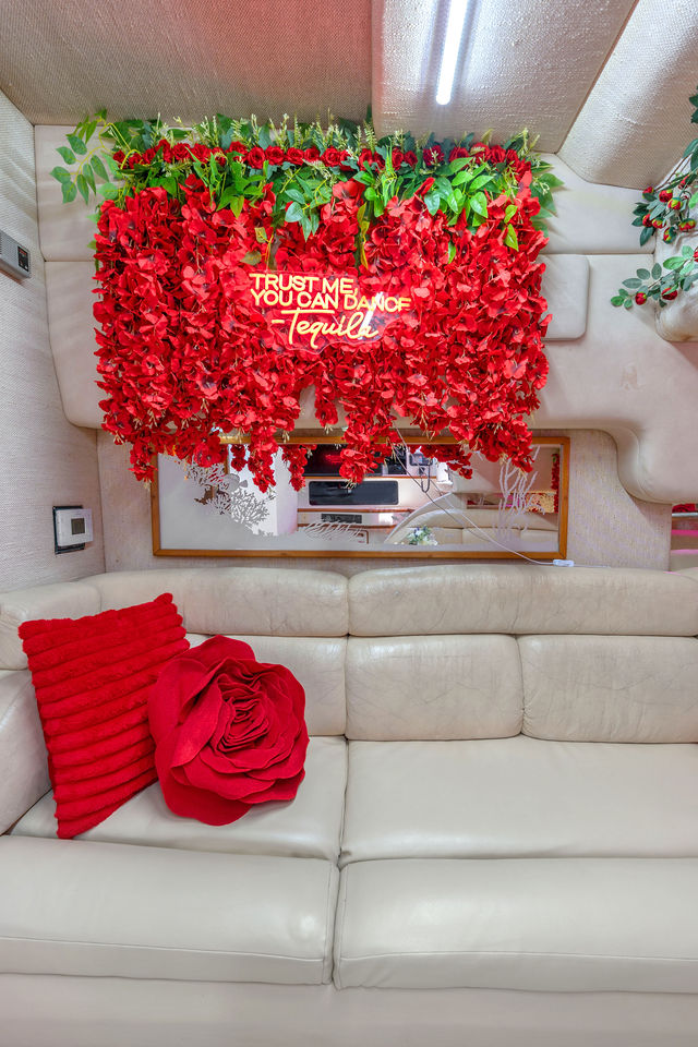 55FT Sea Ray Yacht – “Stocks N’ Blondes” — photo