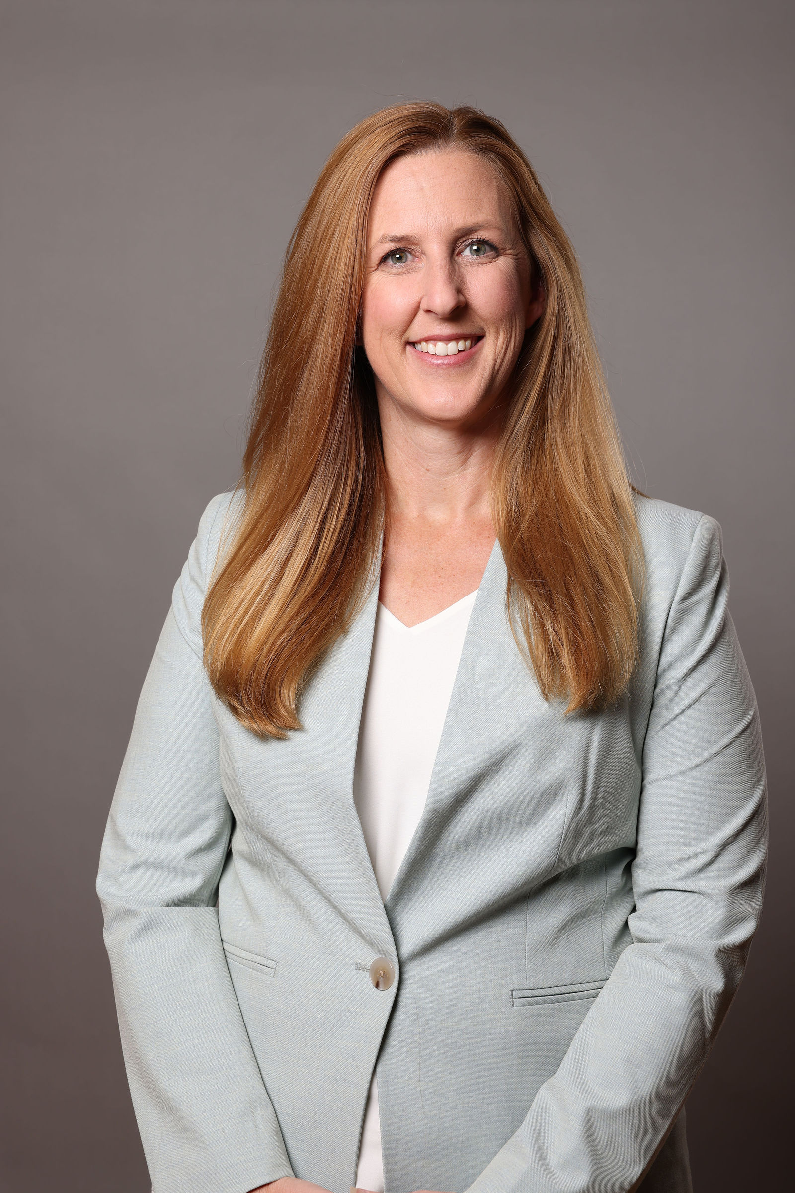 Elizabeth White News Reporter - 0x710m9