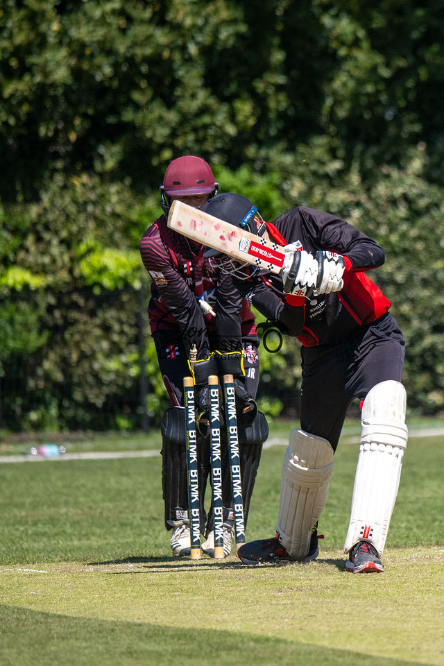 Dukes Essex League Cup: Round One: Hadleigh v Brentwood — gallery by Jon Wagstaff