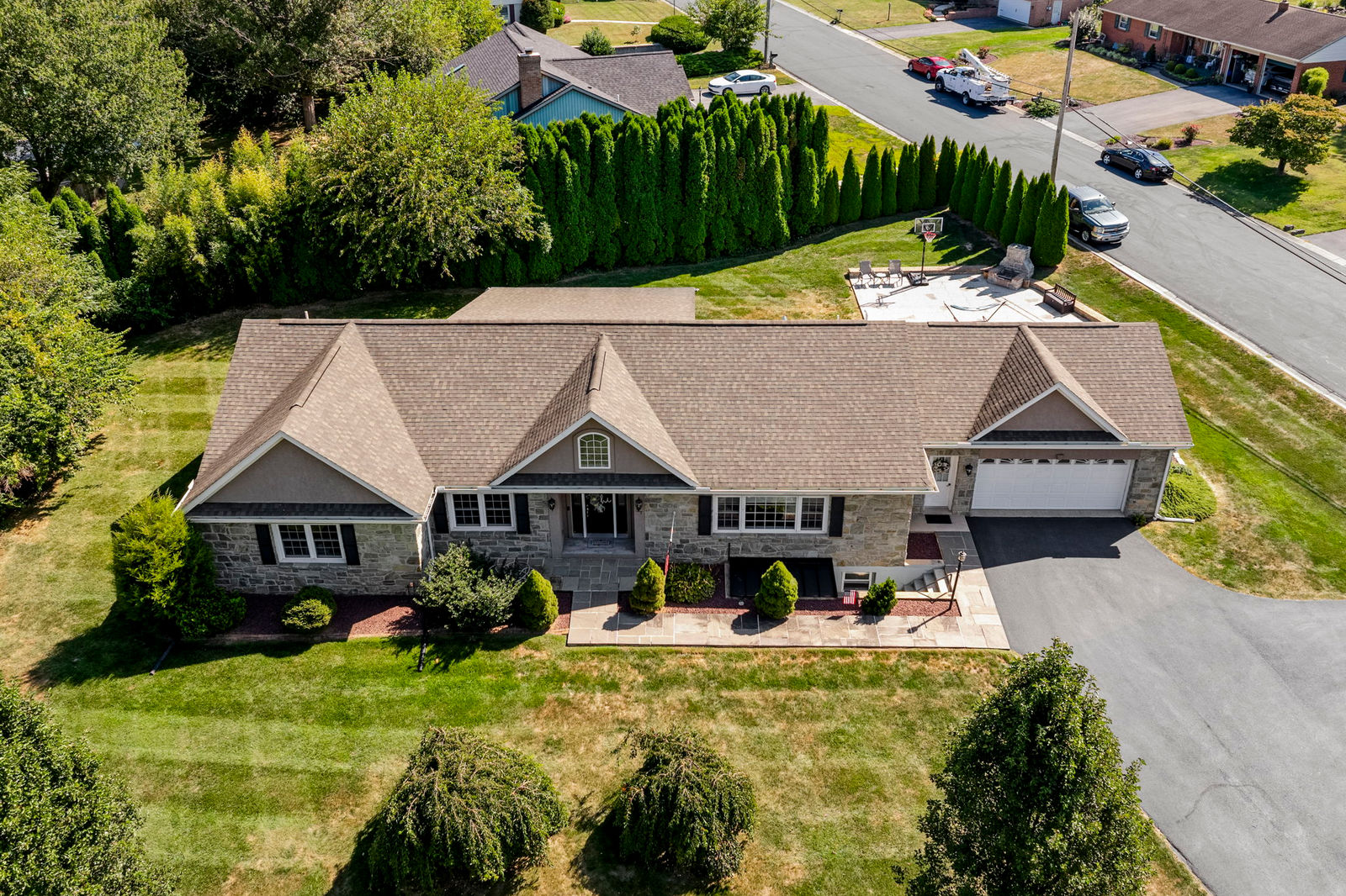 37 W. Church Street, Stevens by Kline, Kreider & Good Auctioneers