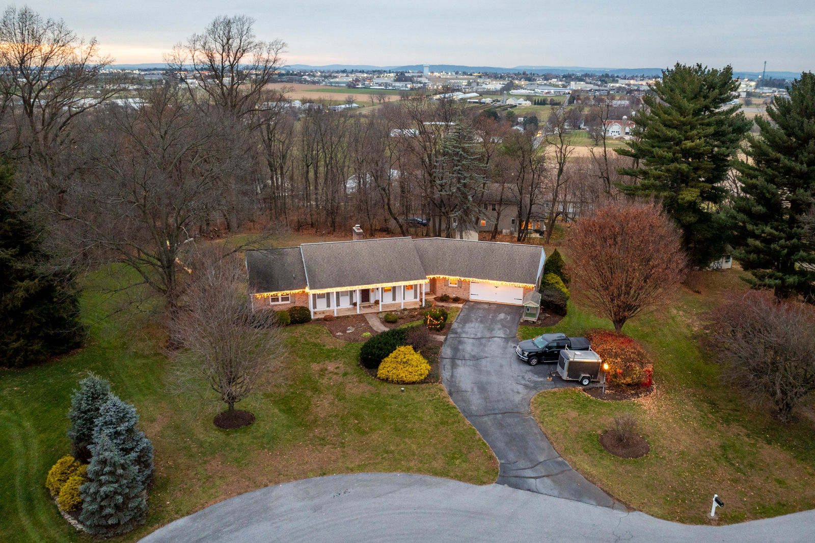 229 Maple Drive, New Holland by Kline, Kreider & Good Auctioneers