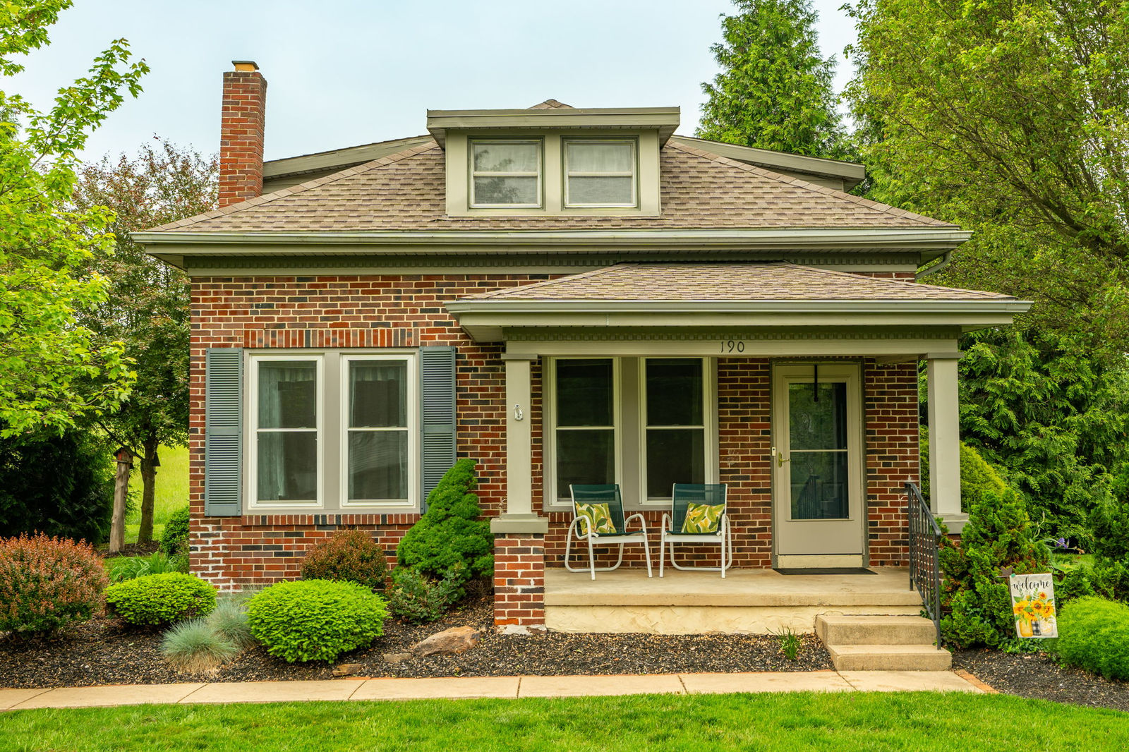 190 W. Main Street, Reinholds by Kline, Kreider & Good Auctioneers
