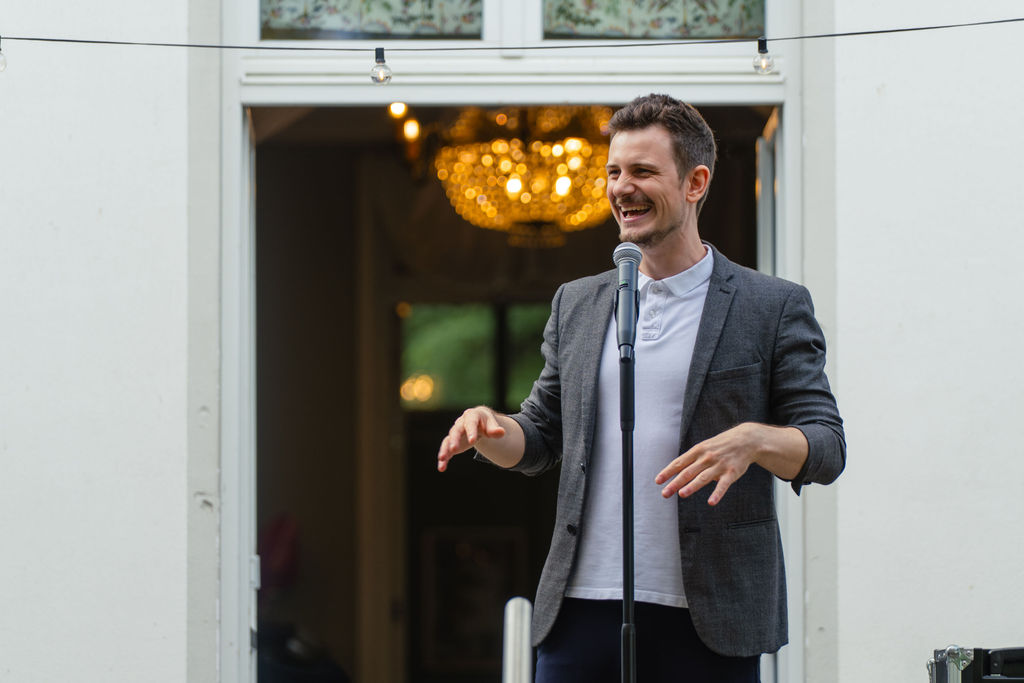 Max Olbrich Stand-up Show bei Hochzeit, Zauberer Comedian Berlin Brandenburg