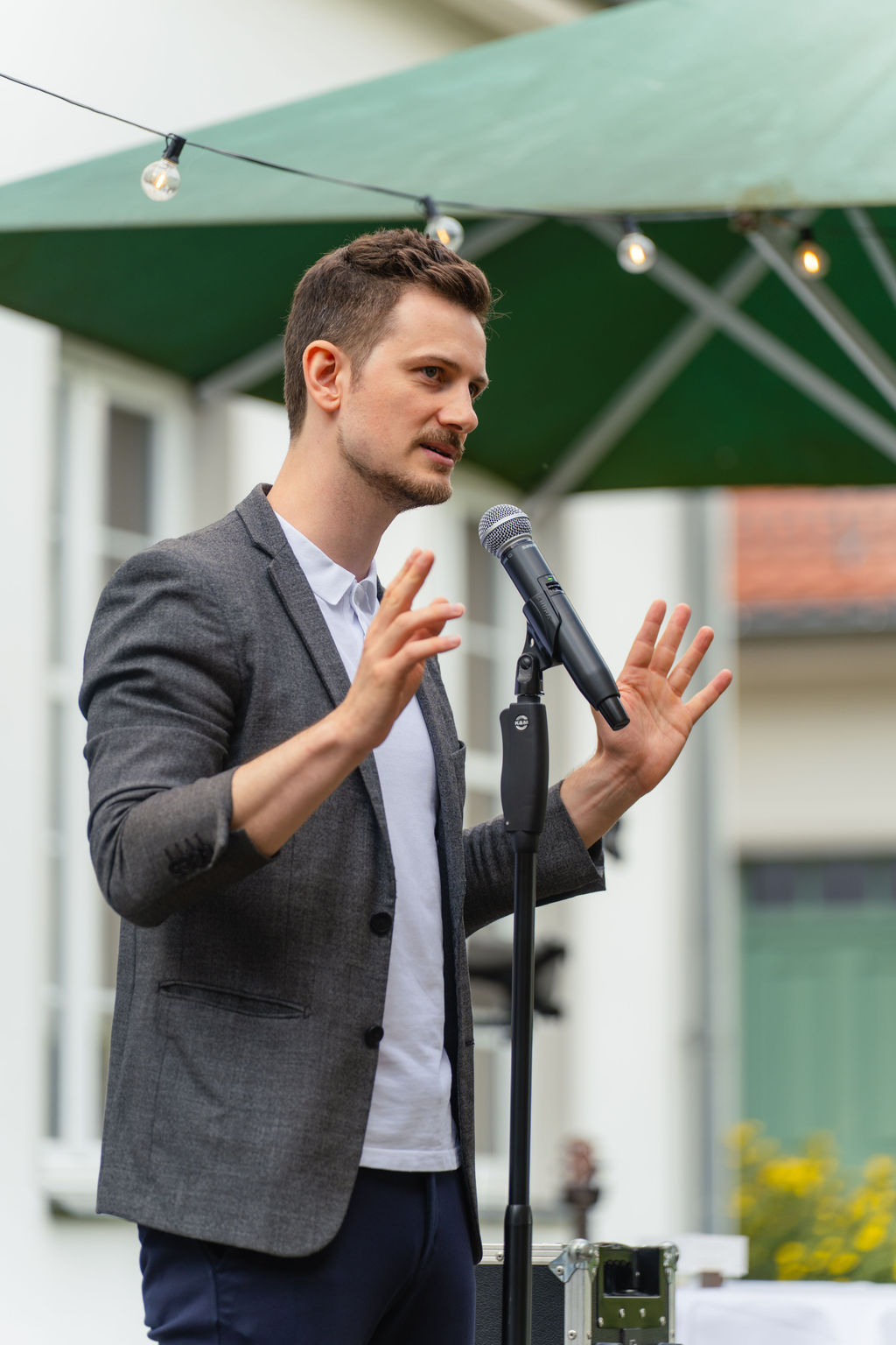 Max Olbrich Comedian Stand-up bei Hochzeit Berlin Brandenburg