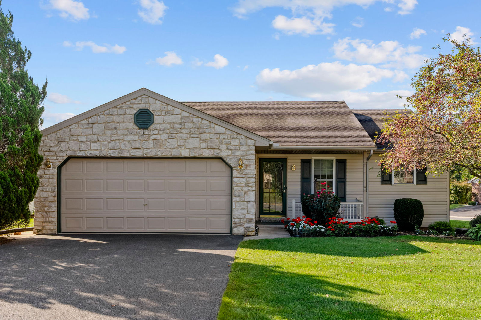 133 Millstone Drive, Denver by Kline, Kreider & Good Auctioneers