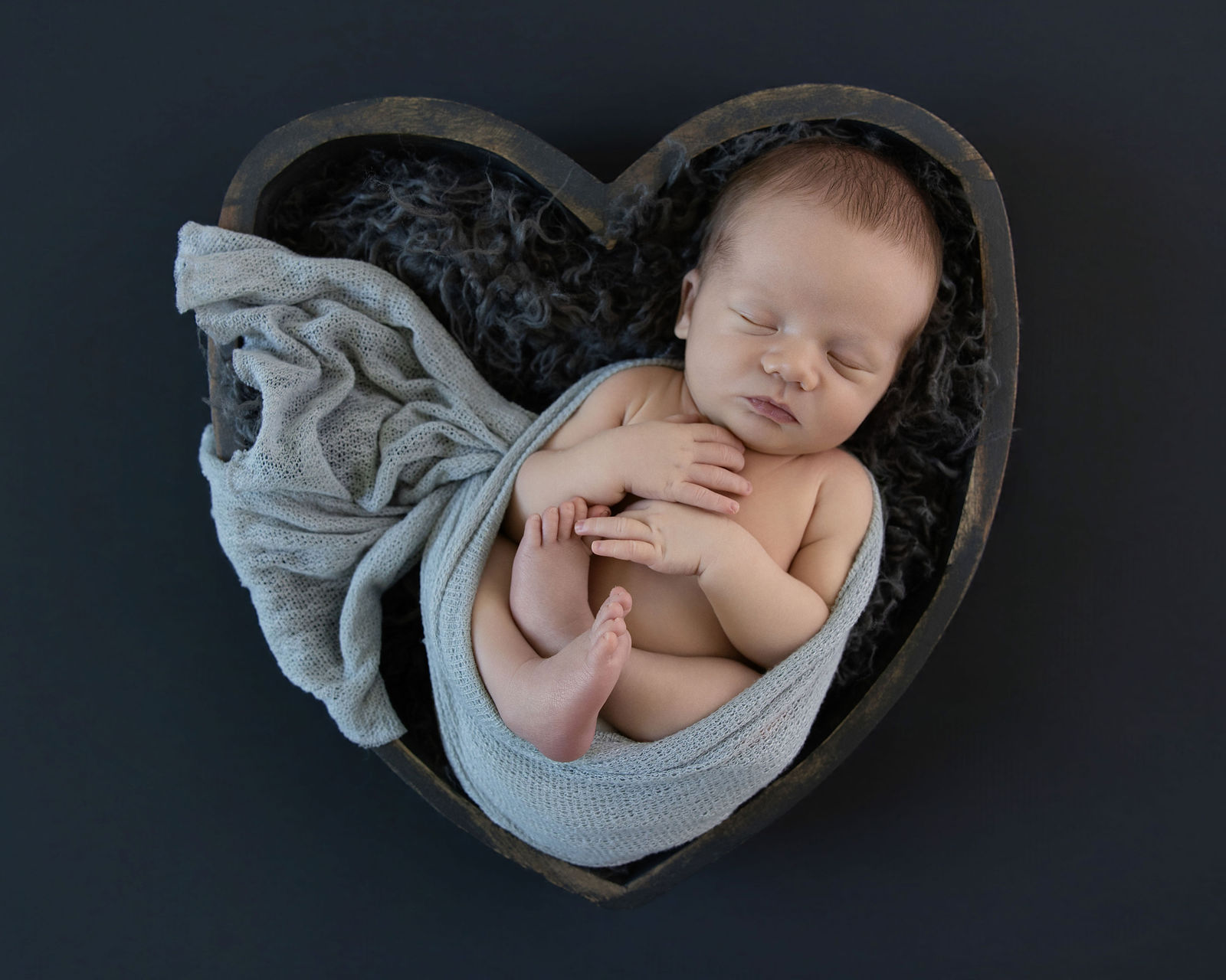 Utah in-home newborn photographer lifestyle newborn session by Leah Louviere Photography