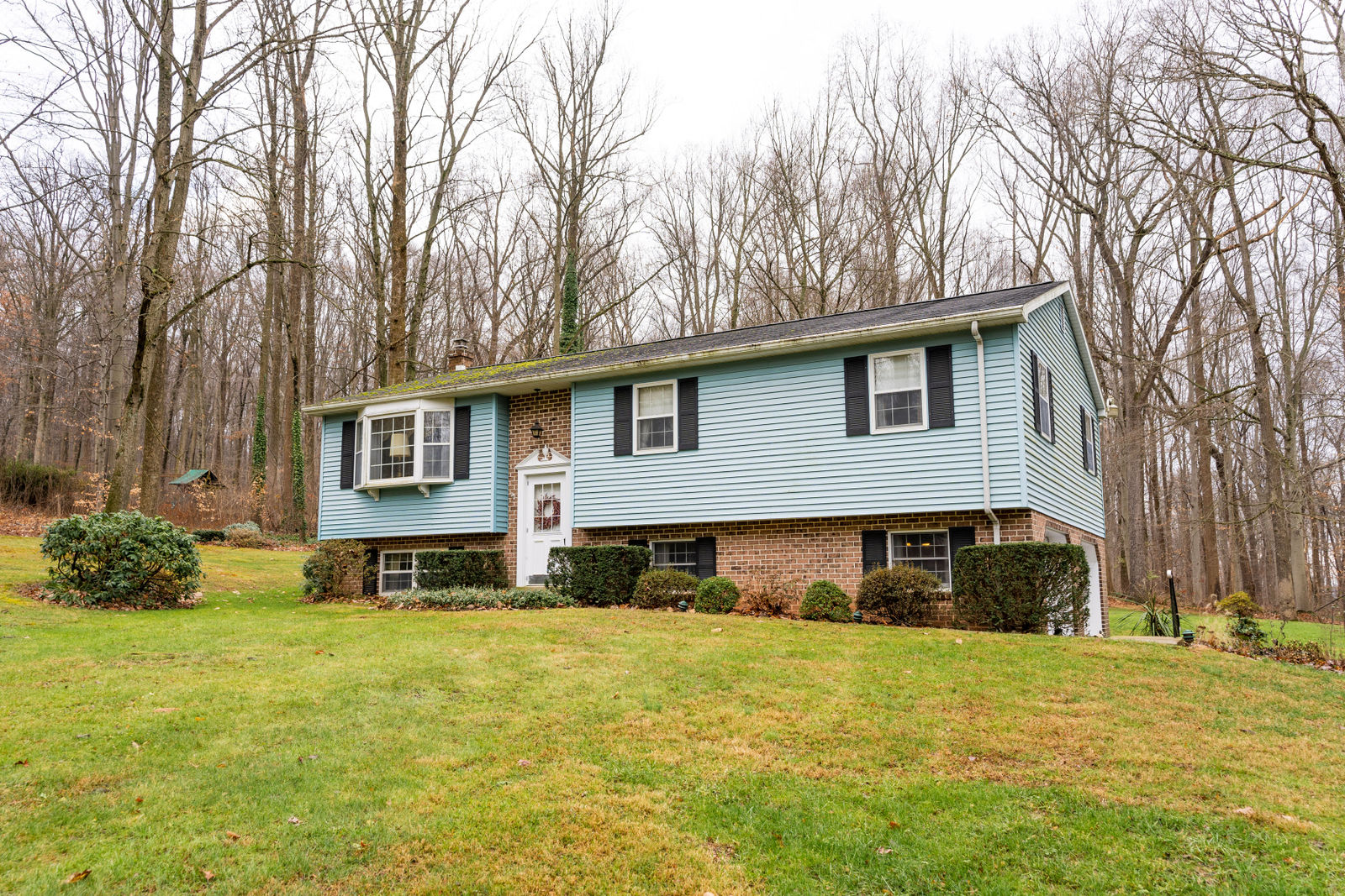 653 Maple Street, East Earl by Kline, Kreider & Good Auctioneers