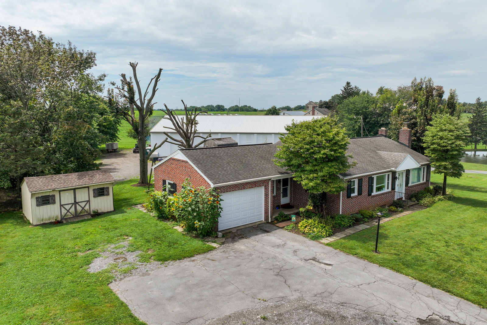 434 Strasburg Pike, Lancaster by Kline, Kreider & Good Auctioneers