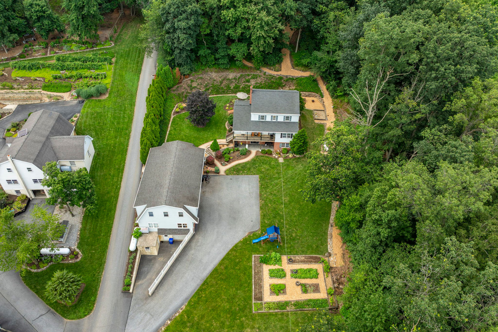 259 Hill Road, New Holland by Kline, Kreider & Good Auctioneers