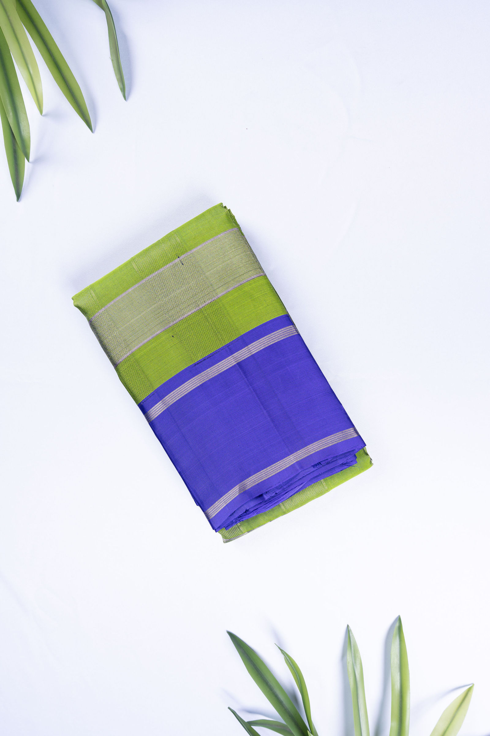 Forest Green & Peacock Blue Vintage Checked Kanjivaram Saree Pure silk sarees online in India | Kandangi Sarees — Handpicked Sarees