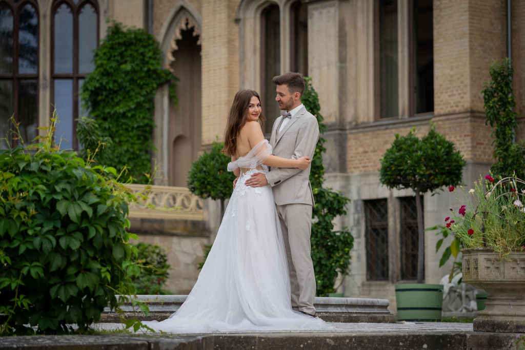 Hochzeitsfotograf Berlin Potsdam Brandenburg fotografiert Paar im Schlosspark Babelsberg