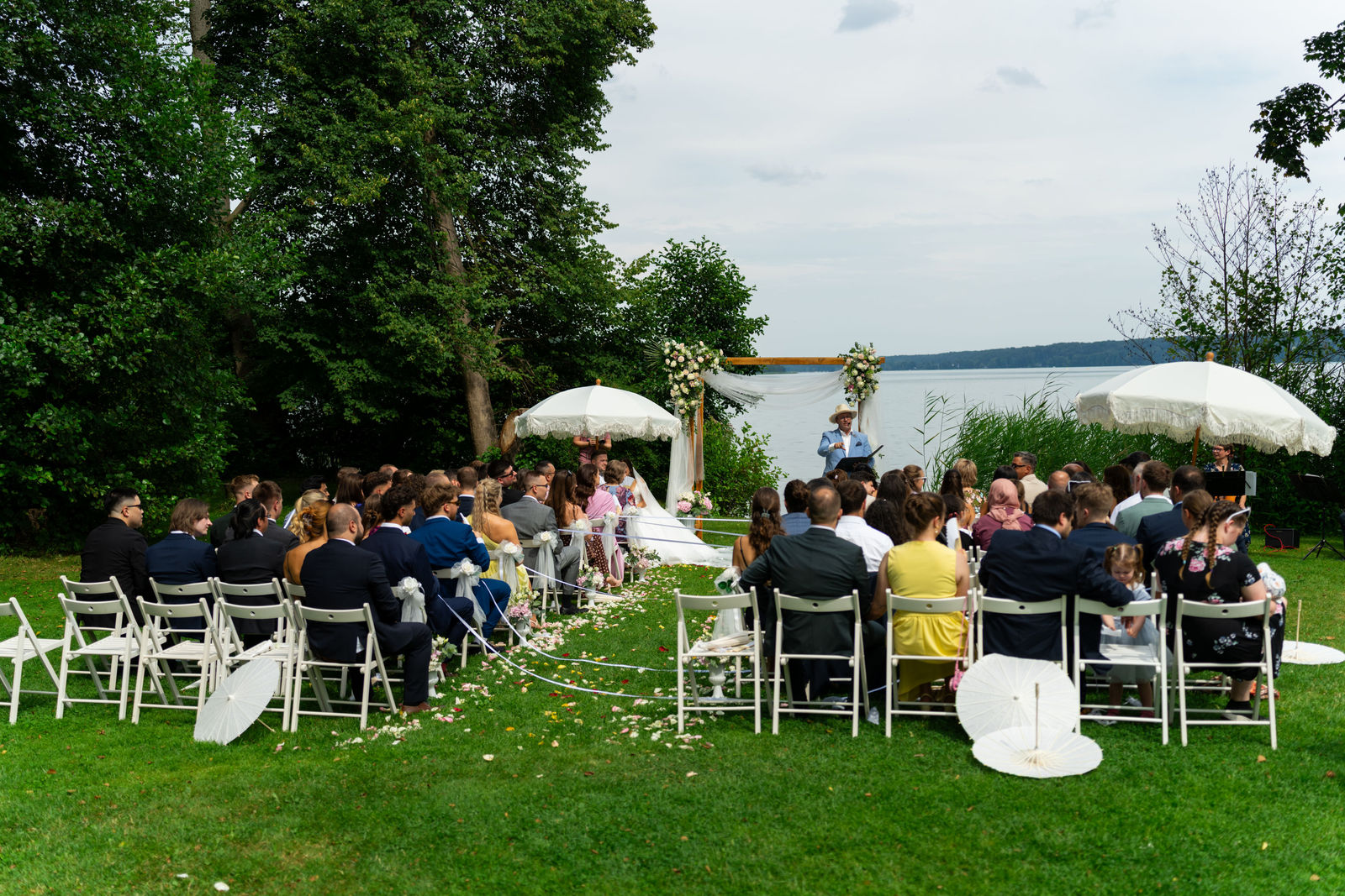 Hochzeit im Café Wildau am Werbellinsee, Hochzeitsfotograf Berlin