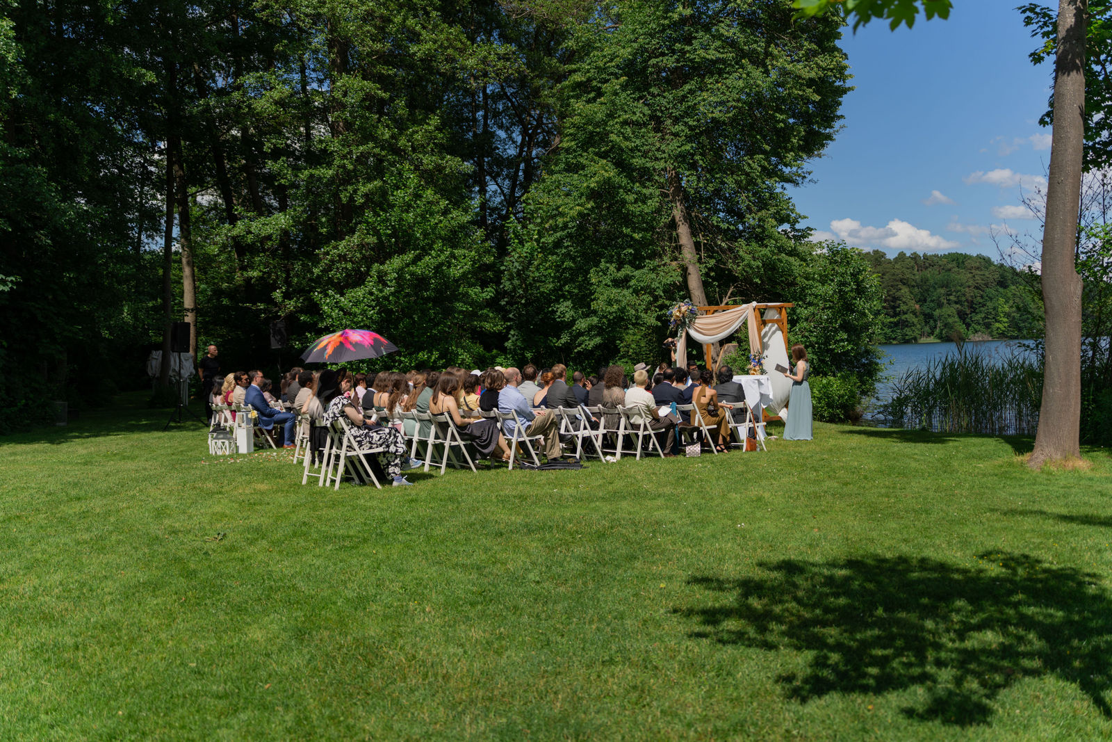 Hochzeitsfeier im Café Wildau am Werbellinsee, Hochzeitsfotograf Berlin