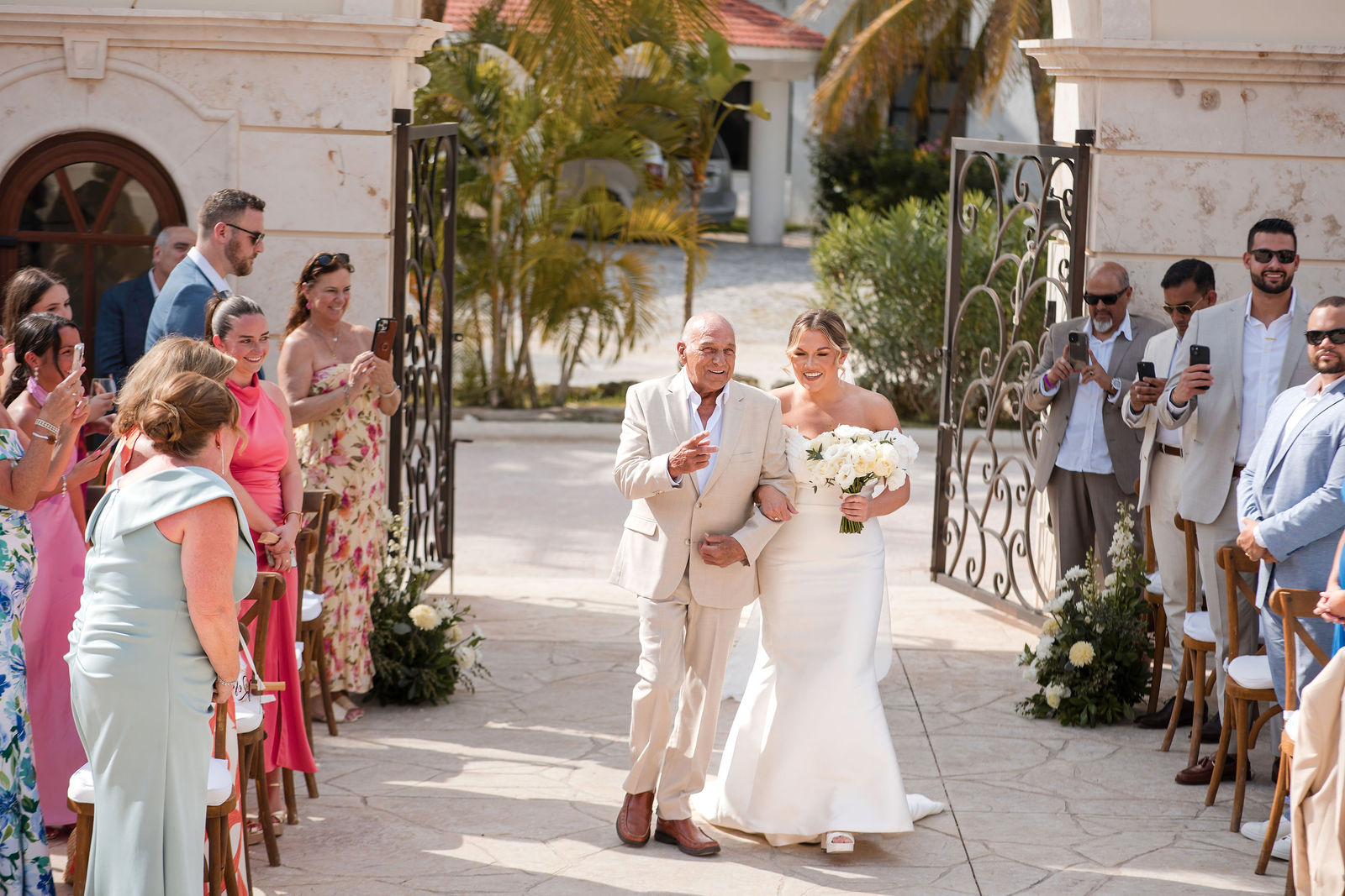 Wedding at Villa La Joya photographed by Arch Wedding Studio