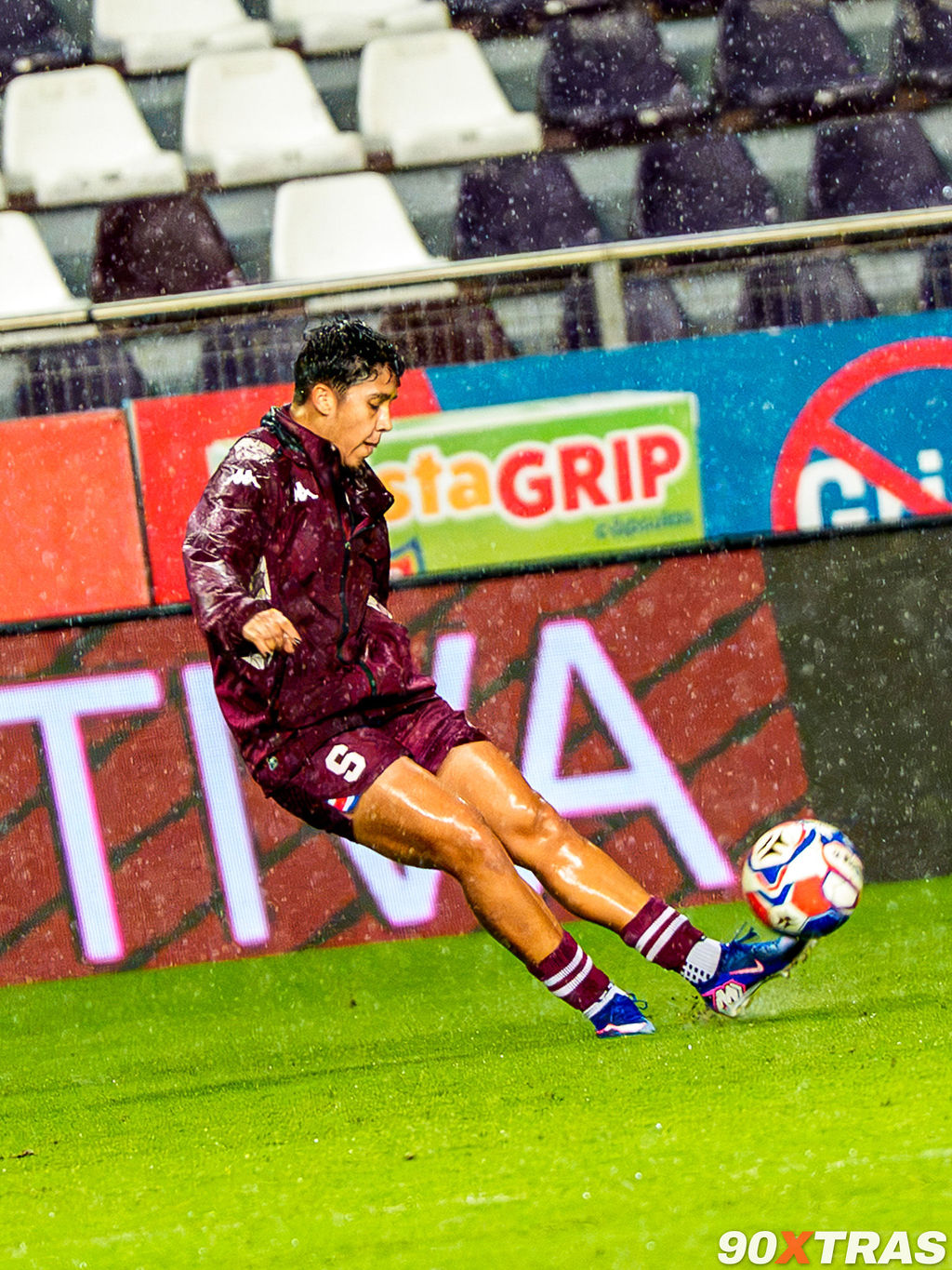 Saprissa vs Dimas, photo 5 of 12