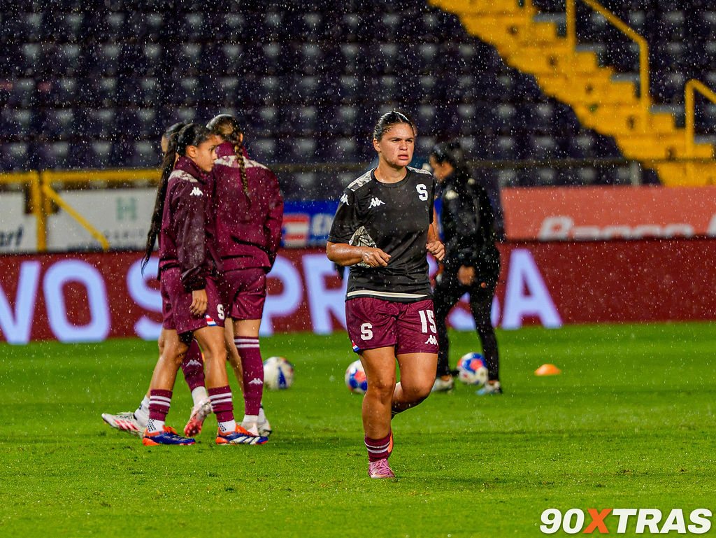 Saprissa vs Dimas, photo 3 of 12