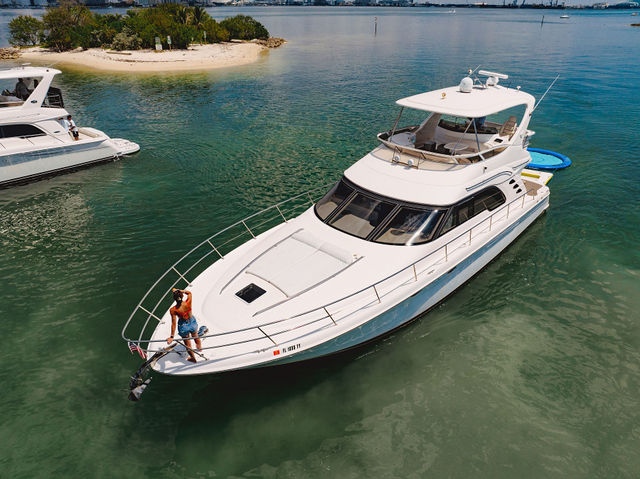 65FT Flybridge Sea Ray Yacht – “Distraction II” — photo