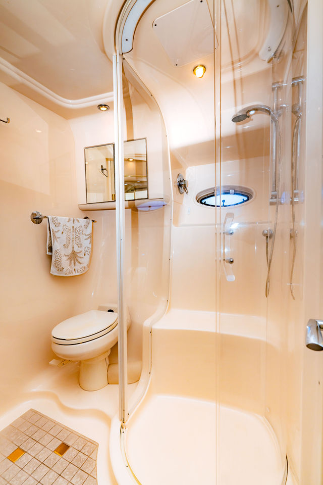 65FT Flybridge Sea Ray Yacht – “Distraction II” — photo